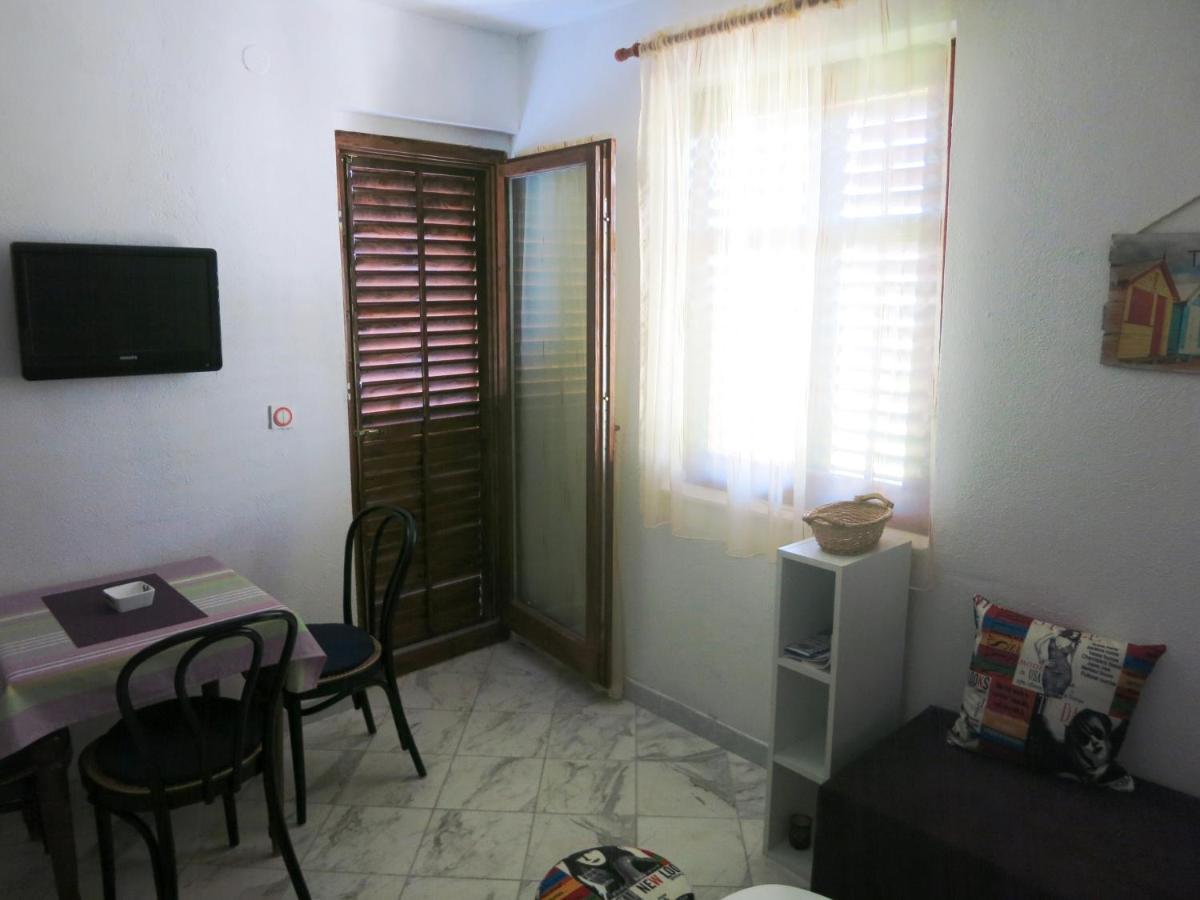 Apartments Delibasic Rogoznica  Extérieur photo